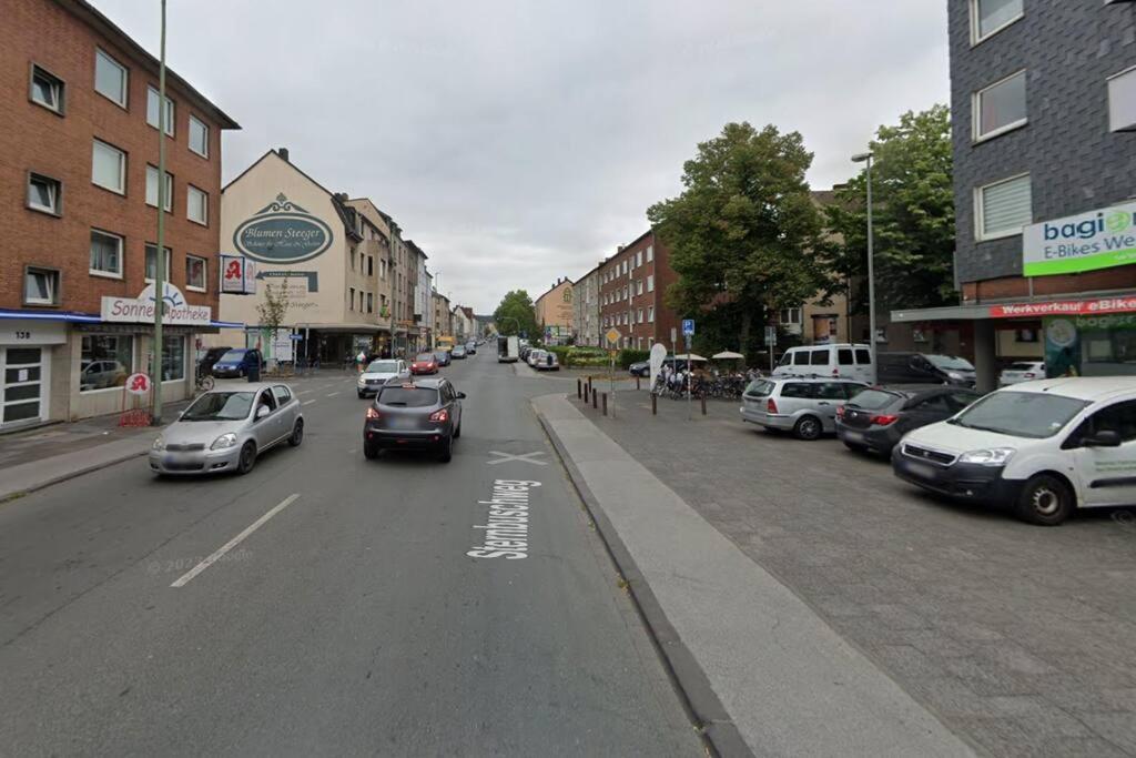 - 3-Bedroom Apartment Luxury: Central & Spacious In Duisburg & Big Tv And Kitchen - Exterior photo