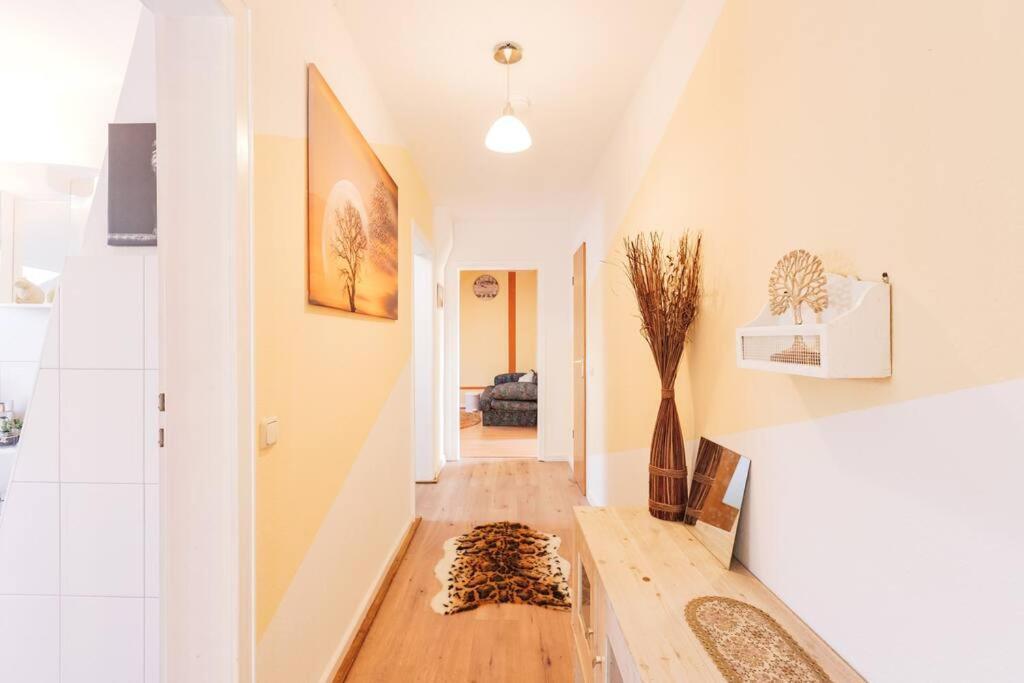 - 3-Bedroom Apartment Luxury: Central & Spacious In Duisburg & Big Tv And Kitchen - Exterior photo