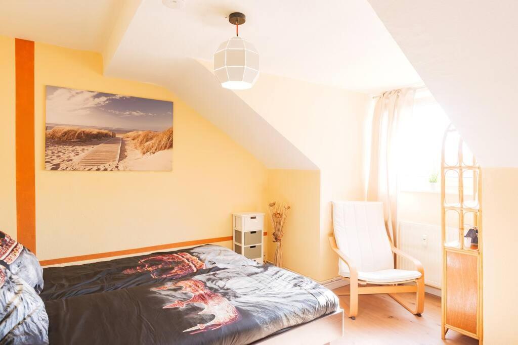 - 3-Bedroom Apartment Luxury: Central & Spacious In Duisburg & Big Tv And Kitchen - Exterior photo